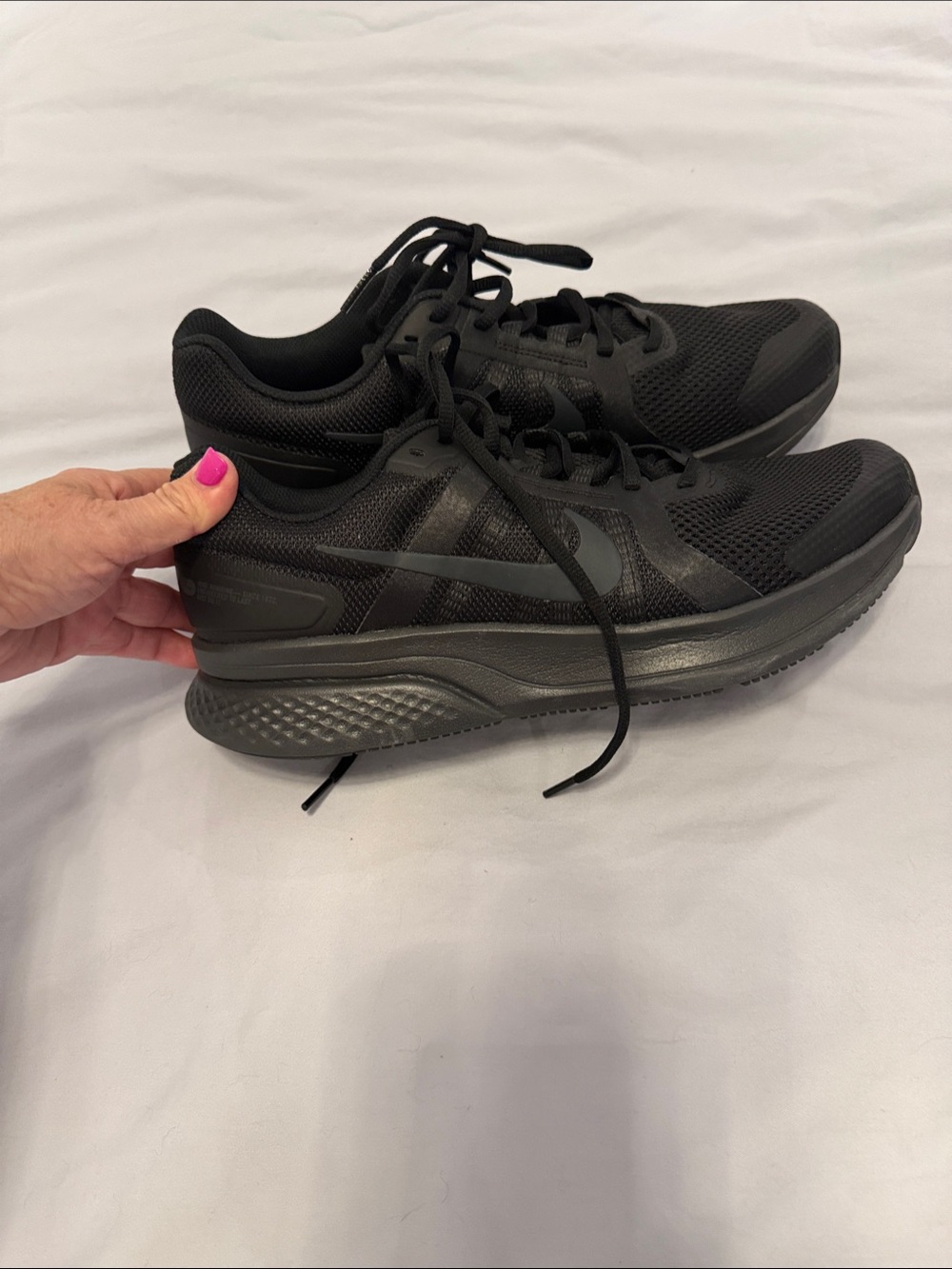 Nike Mens’s  Black Mesh Training Sneakers